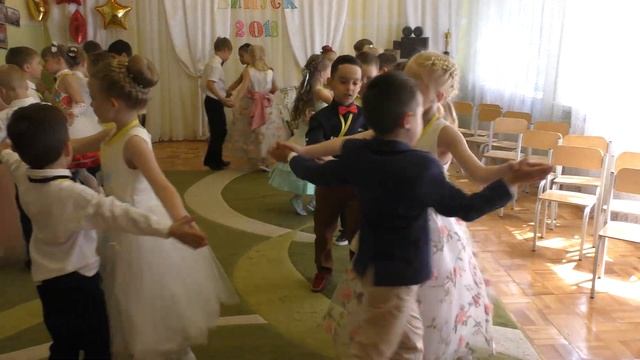 Танец на выпускном Берегите своих детей
