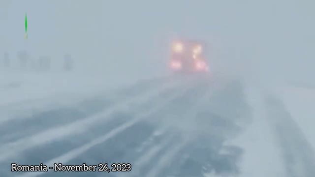 Brutal footage of a snowstorm in Romania..!! Winds of 140 km/h uprooted trees смотреть онлайн