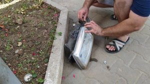 Как разобрать ФАРУ Мицубиси Каризма своими руками.