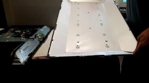 Polarline 32PL12TC нет подсветки.