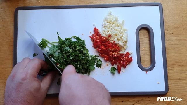 Свиные ушки с чесноком / Острая холодная закуска