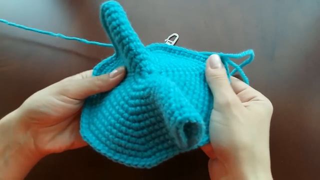 Шапочка с цельновязаным бантом крючком / Whole crocheted Bow Beanie смотреть онлайн