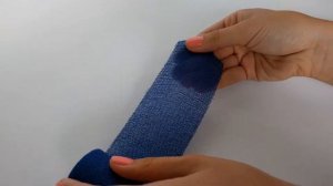 Peha-Haft самофиксирующийся бинт синего цвета