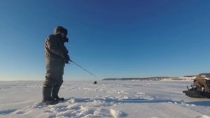 Зимняя рыбалка на реке Кама. Ловля судака на раттлины.