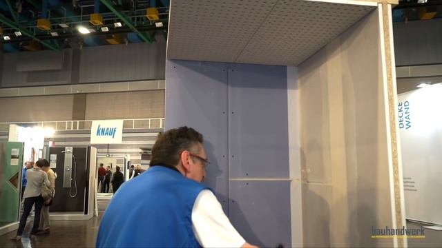 So spachtelt man Fugen mit Uniflott von Knauf смотреть онлайн