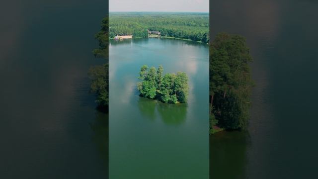 Озеро Таир с небольшим островом посередине. Марий эл.