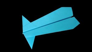 Как сложить бумажный самолетик, который далеко летает