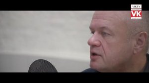 Стих "Я вас люблю за ваши никогда" читает В. Корженевский