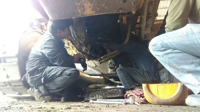 KOMATSU S6D155-4 OIL PUMP REPLACE...CHECK PRESSURE смотреть онлайн