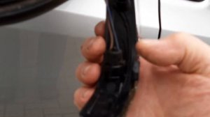 Toyota Auris Hybrid  2014год Меняем лампу в зеркале .Часть 3.
