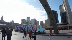 NATHAN PHILIPS SQUARE, DOWNTOWN TORONTO,SCOTIA BANK ARENA | CANADA #DOWNTOWNTORONTO #TRAVELCANADA