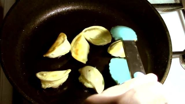 Жареники или жаренные картофельные вареники :)
