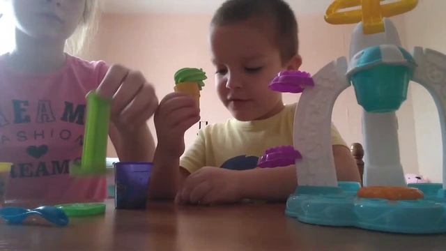 Распаковываем Play-Doh! Фабрика мороженого? смотреть онлайн