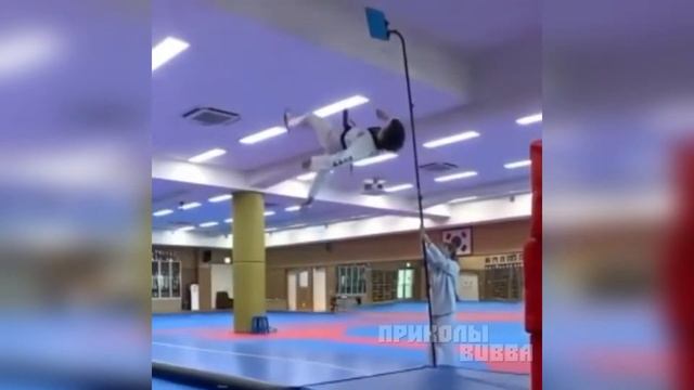 ? Прыжок В два раза выше роста ↓↓↓ приколы 2020 смотреть онлайн