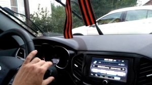 Стопорим дворники Весты в вертикальном положении.