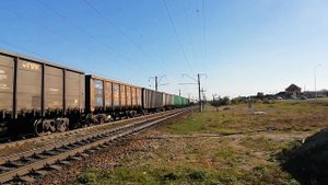 Встреча зелёного ВЛ80С-2623 с грузовым поездом и голубого ЭП1М-473 с поездом 34 Москва - Владикавка