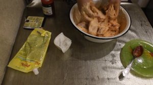 Курица в духовке кусочками с аджикой и чесноком..mp4