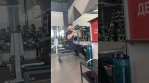 Наклоны со штангой сидя