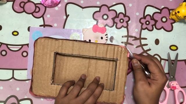 DIY TV Shaped cell phone Holder | best out of waste |recycle craft | Retro Tv phone Stand| смотреть онлайн