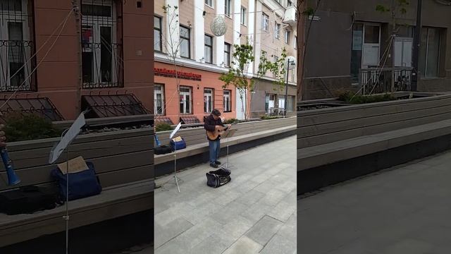 Уличные музыканты со вкусом отжигают на Большой Покровской Нижний Новгород #shorts #нижнийновгород