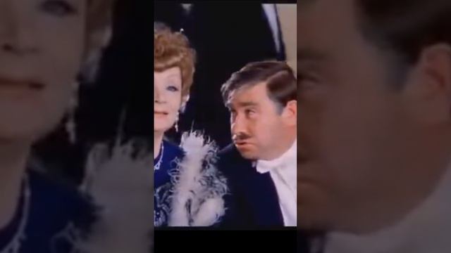 Я радуюсь. Наша девочка покидает родовое гнездо смотреть онлайн