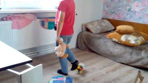 Девочка просит ИГРУШКУ.   ЧТО