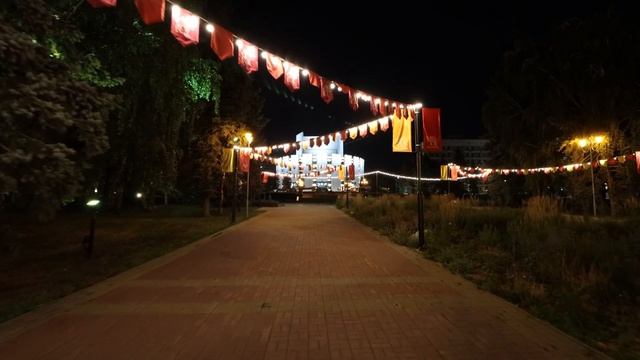 Челябинск – быстрая вечерняя прогулка под звуки города / АСМР / 4K смотреть онлайн