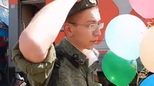Возвращение с армии очень трогательно видео