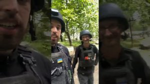 Украинский волонтёр Богдан Зуяков удивляется что люди не хотят эвакуироваться с Часов Яра в Украину