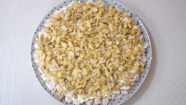Безумно вкусный слоеный салат "Подсолнух" на праздничный стол. Гости в восторге, сметают за раз