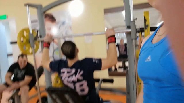 Тренировка в спортзале