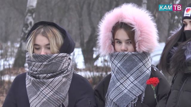 День памяти воинов, погибших при исполнении воинского долга в Чеченской республике смотреть онлайн