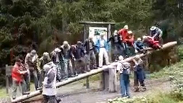 пенсионеры на качели смотреть онлайн