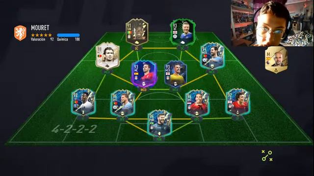 Playing Fifa 22 ( Open Packs and Play division Rivalrs)