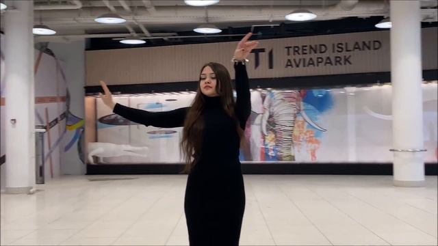 Обалденная Чеченская Песня Ловзар Рам Бам Бео В Москве 2020 Девушка Танцует Как Парень ALISHKA смотреть онлайн