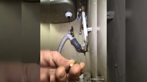 Лопнул шланг гибкой подводки на смеситель,а входной кран не работает.?