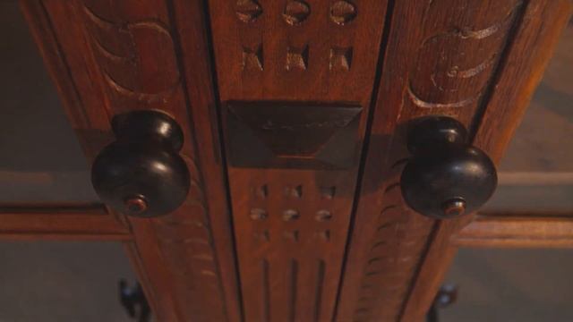 Антикварный книжный шкаф смотреть онлайн