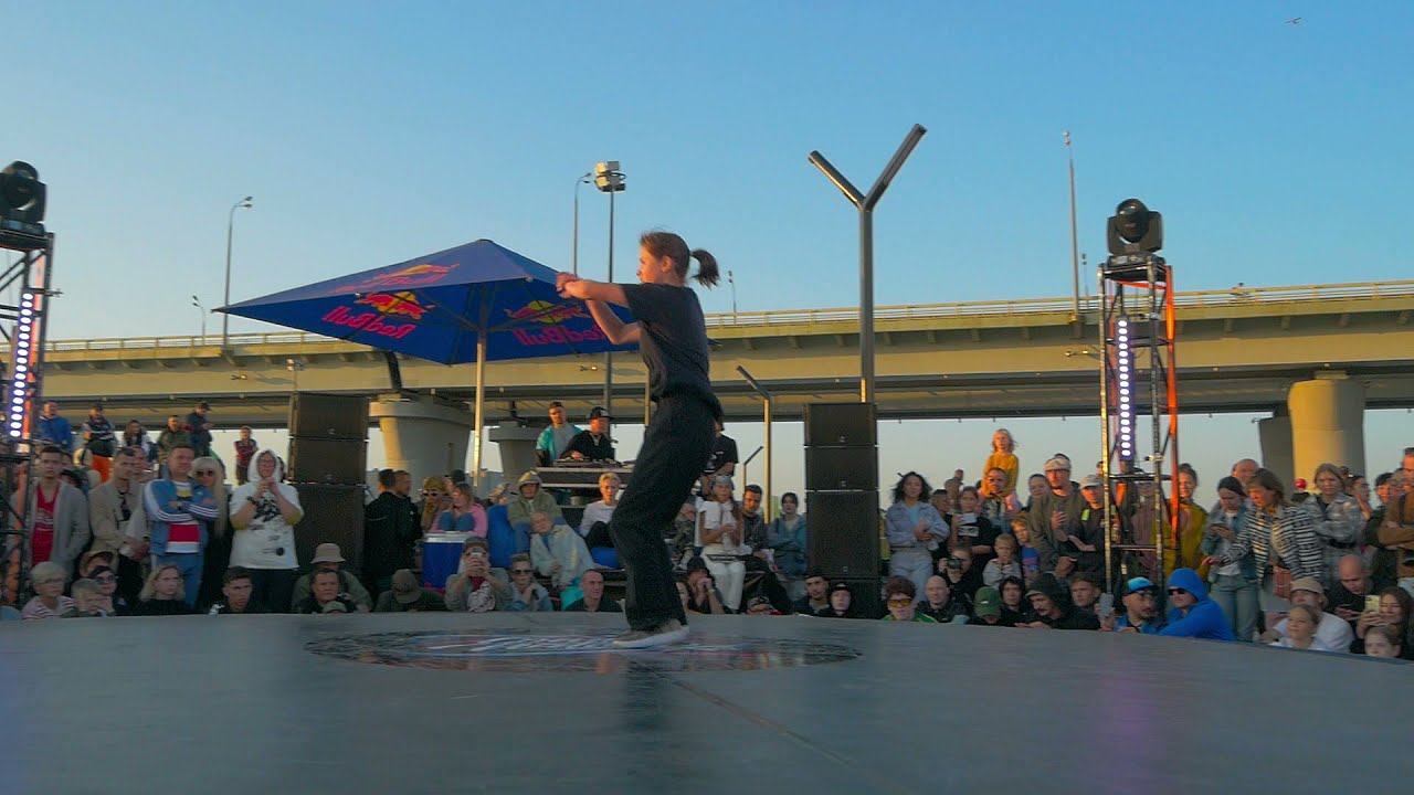 BGIRL BATTLE 1x1 ↔ Nastya BMT vs Lee ↔ 1'2 ↔ COMBONATION x3 #combonationX3 #bmvideo смотреть онлайн