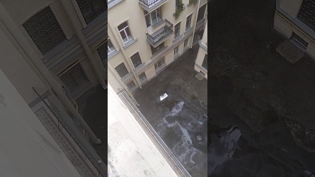 некачественная кровля посыпалась. дом Бака 10 сент Часть 1.