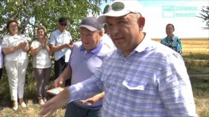 Калмурзинские комбайнеры первыми в Мензелинском районе получили премии от рук Марата Ахметова