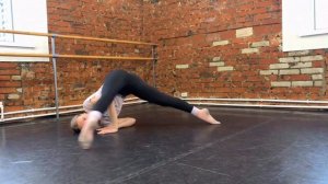 Как сделать стойку на плече: 4 самых простых способа