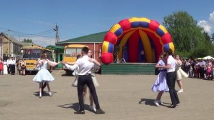В танце вальса. Ряжск.9 мая.