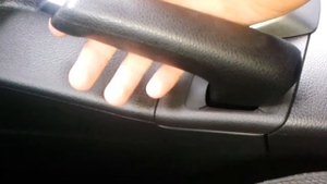 Видео: Как натянуть и ослабить ручник в Ford Focus, Форд Фокус