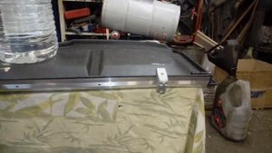 Ремонт откидной полки в багажнике дёшево, быстро, аккуратно и крепко.