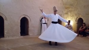 Ритуальный танец  дервишей (восточных странствующих монахов)