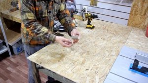 Шило из самореза своими руками за 2 минуты.