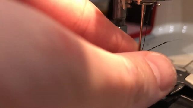 Juki HZl-010 заправка нити и шпульки. смотреть онлайн