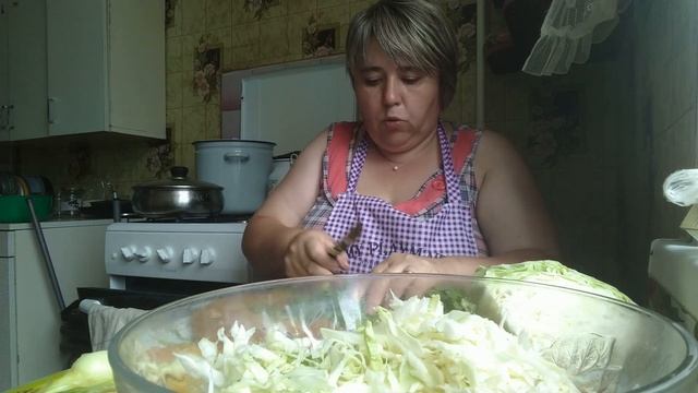 Готовлю булгур и салат из капусты/И болталка на кухне. смотреть онлайн