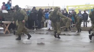 Погранцы и ВДВ на празднике в техническом музее .