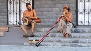 Конотоп. Уличные музыканты. Дарбука , Дамбука , Диджириду , Диджериду